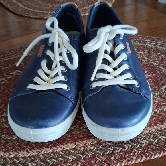 Ecco Womens Dark Blue Leather Sneakers Sz.7 - Picture 2 of 7